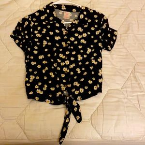 Tied collared flower shirt